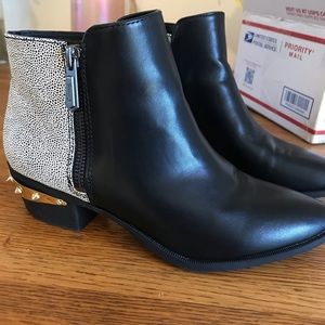 Circus by Sam Edelman Highland Spikey Booties 7M